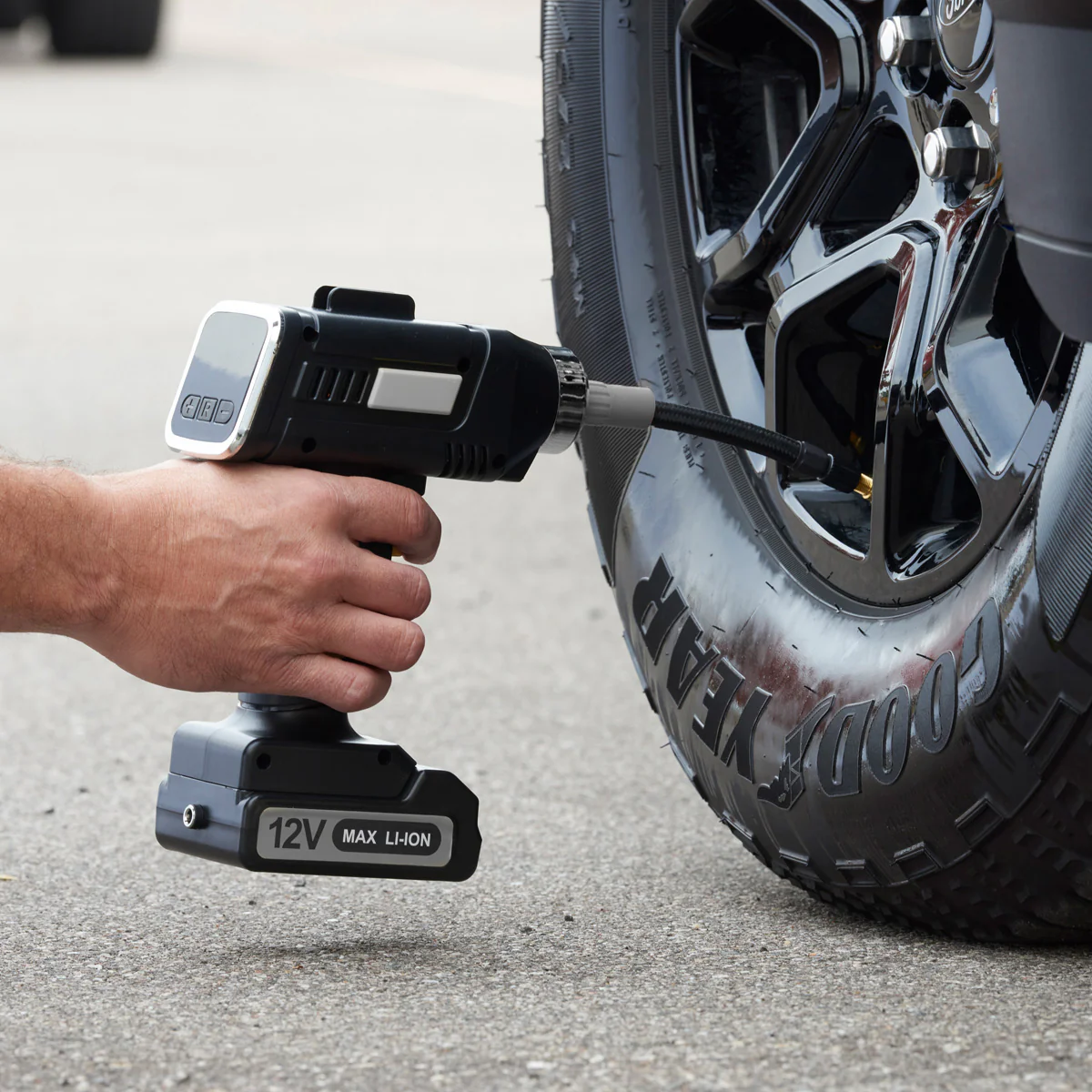Cordless Auto Stop Tire Inflator by Sharper Image - Image 12