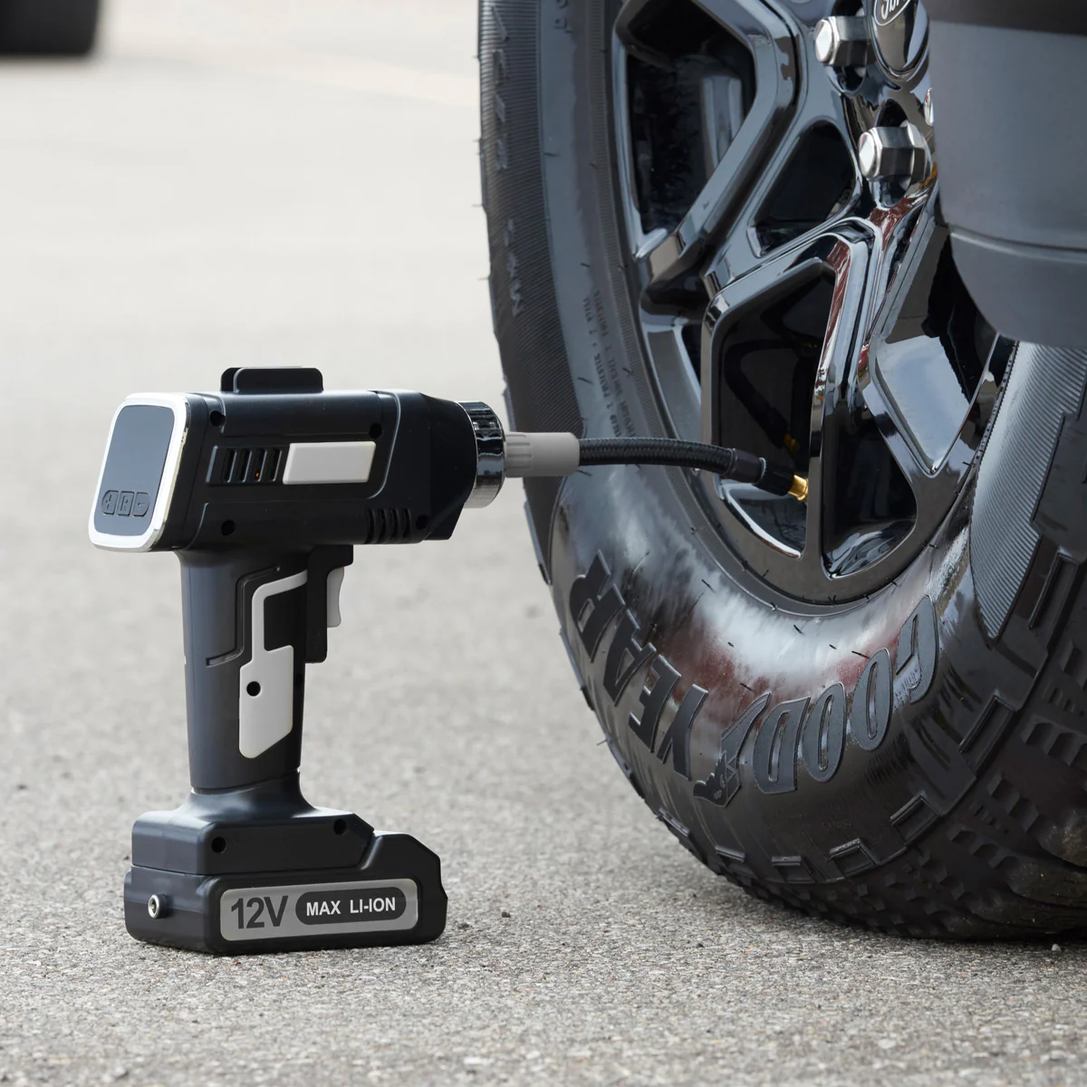 Cordless Auto Stop Tire Inflator by Sharper Image - Image 3